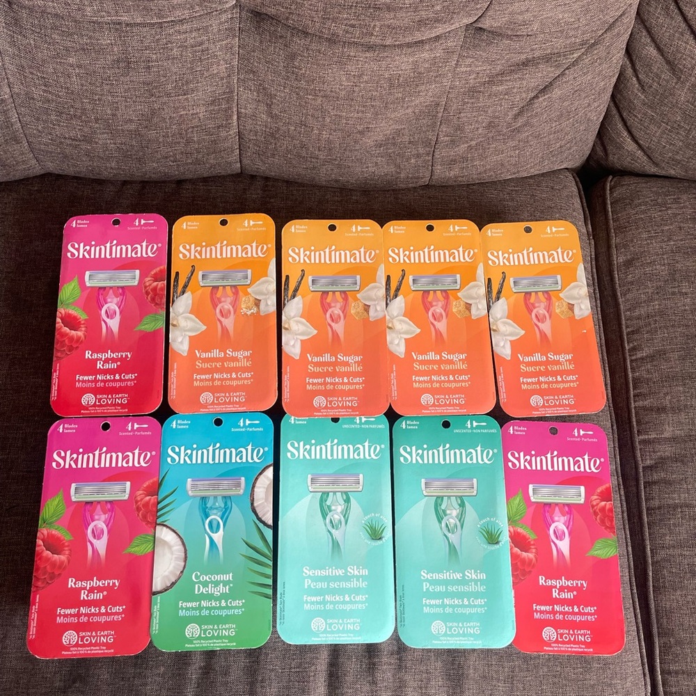 Skintimate disposable razors
10pks- a total of 40 razors
